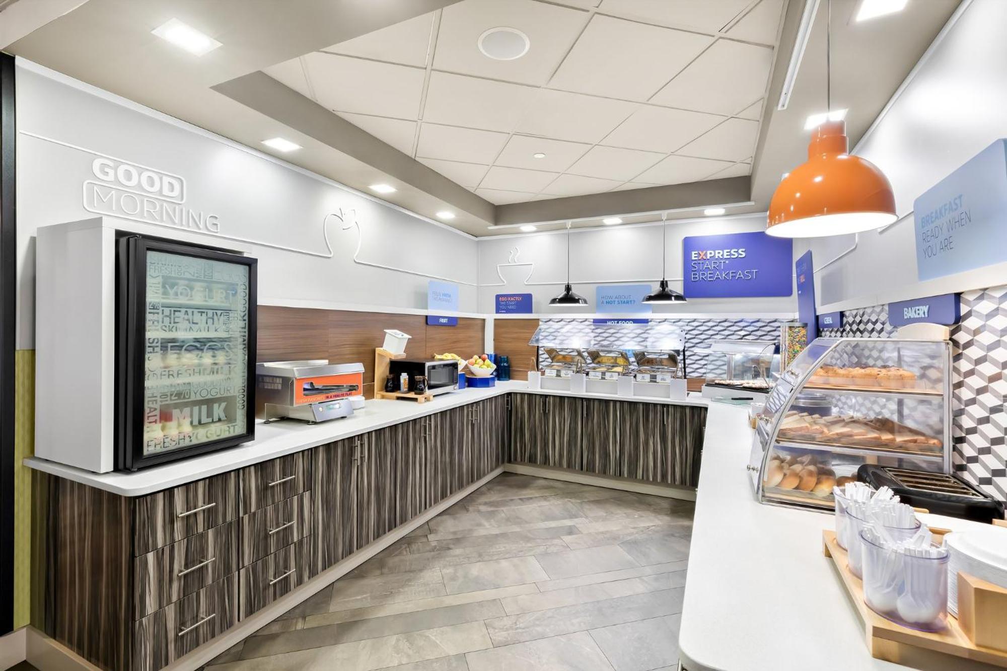 Holiday Inn Express Atlanta Galleria-Ballpark Area By Ihg Smyrna Exterior photo