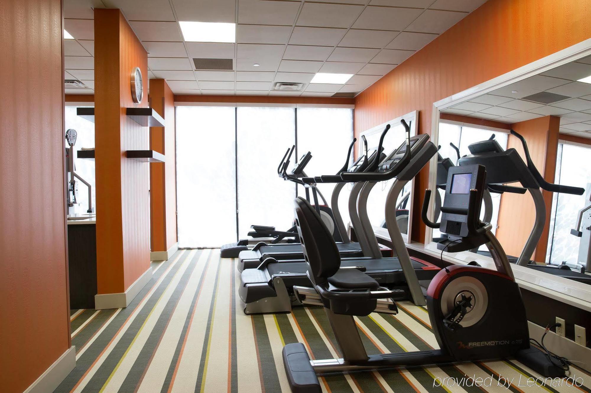 Holiday Inn Express Atlanta Galleria-Ballpark Area By Ihg Smyrna Exterior photo
